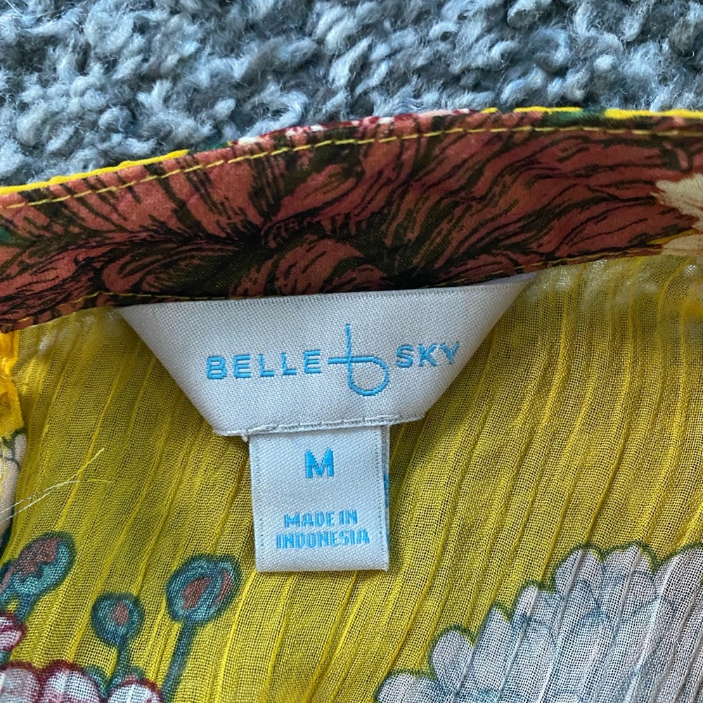 pretty blouse - Picture 3 of 10